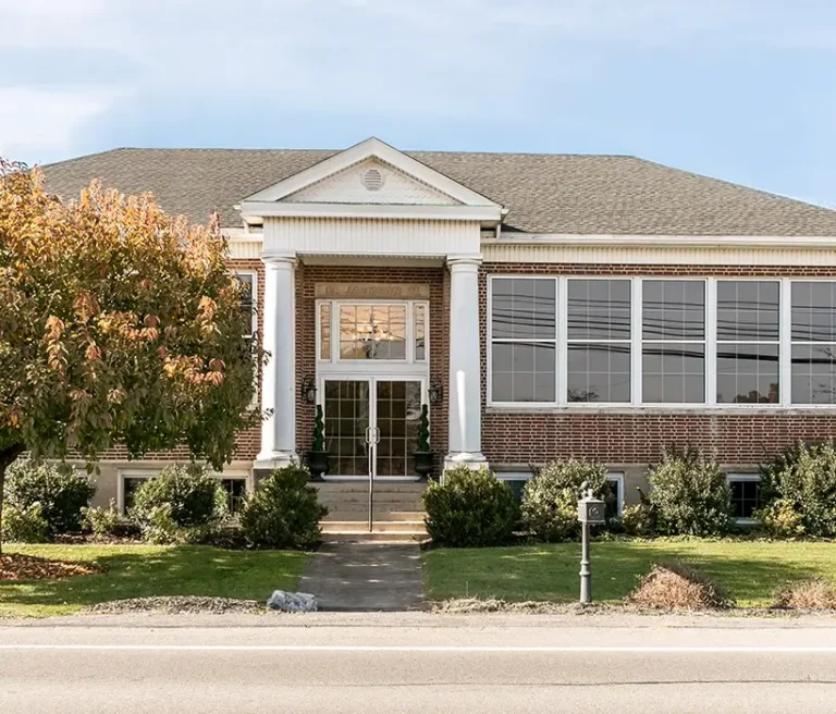 Contact-schoolhouse2@2x